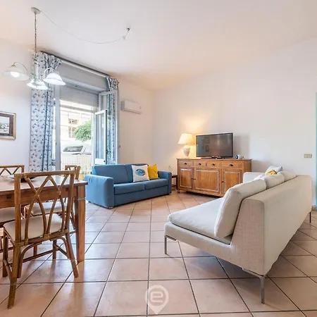 Beachside Poetto Getaway Cagliari