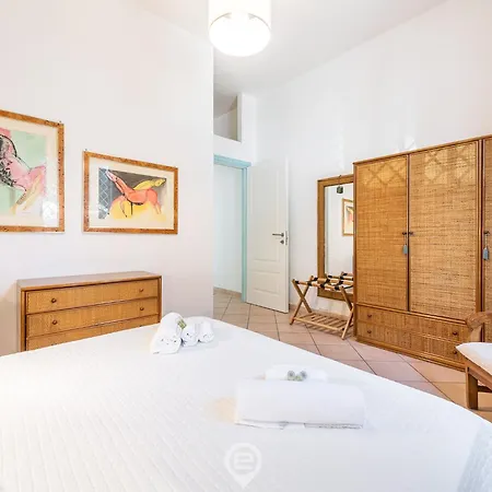 Beachside Poetto Getaway Apartment *