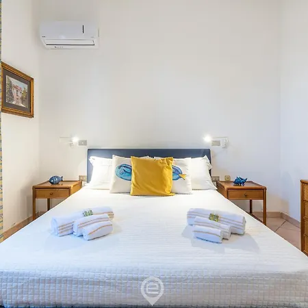 Beachside Poetto Getaway Apartment *