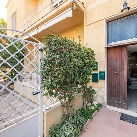 Beachside Poetto Getaway Apartment Cagliari
