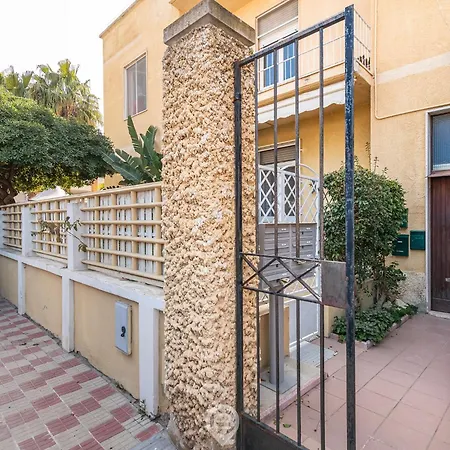 Beachside Poetto Getaway Apartment Cagliari